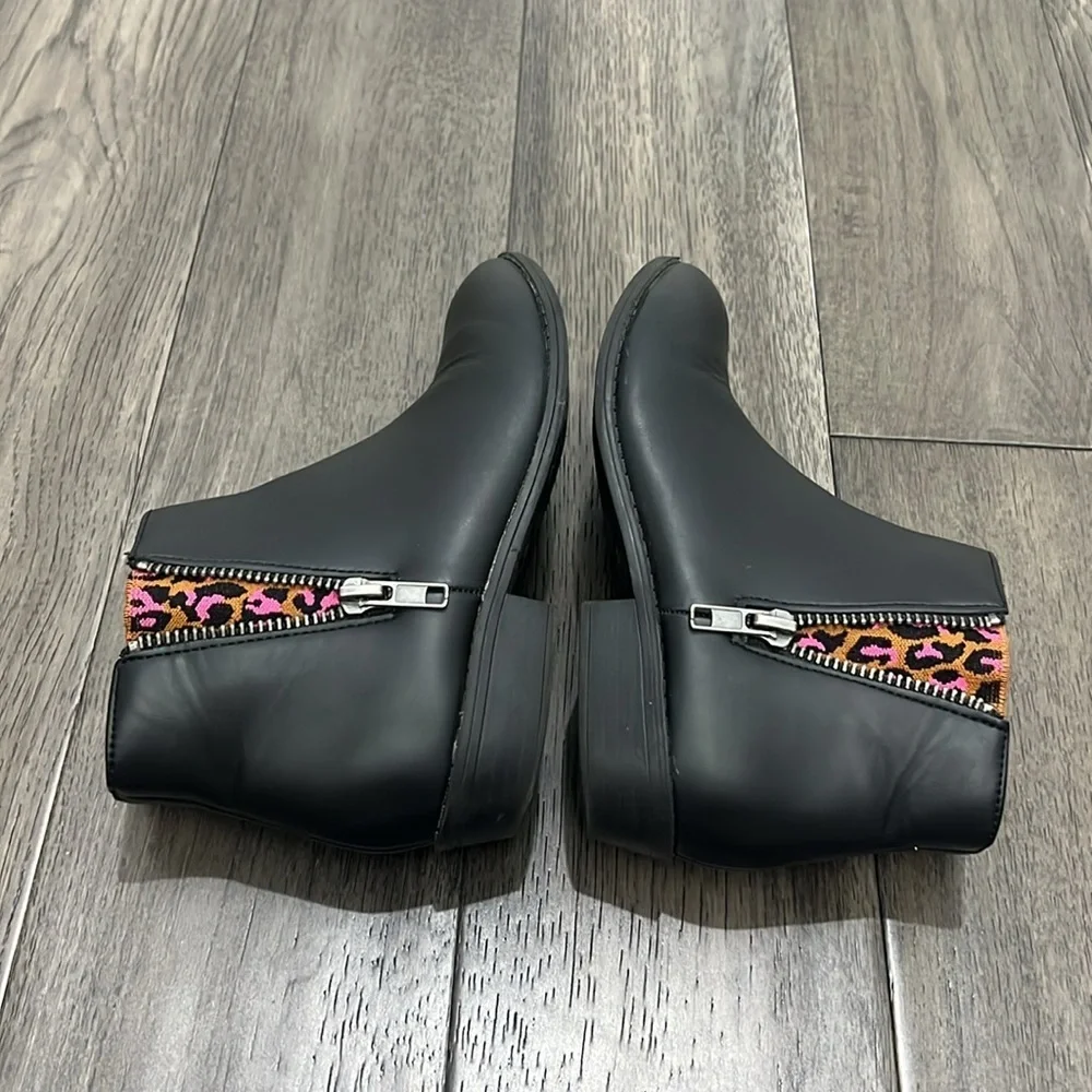 Sugar black dress booties with zippers and cheetah print